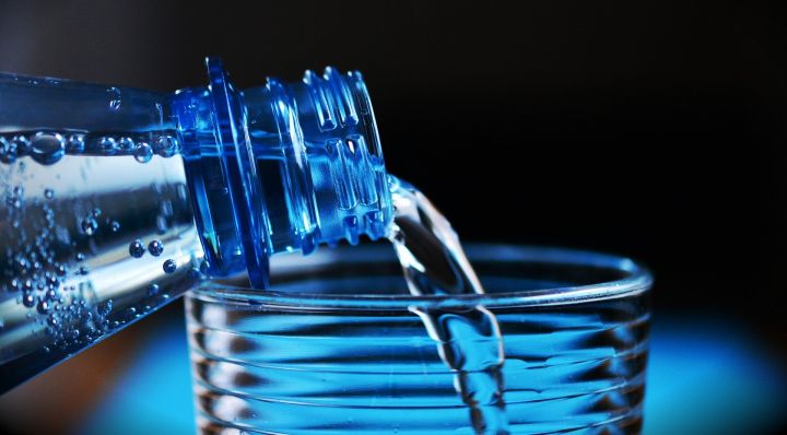 Die Einführung der Kennzeichnung im System “Chestny ZNAK” von abgefülltem Wasser wird von dem Rat der Eurasischen Wirtschaftskommission schrittweise eingeführt