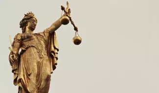 Schmidt & Schmidt erwirkte einen Beschluss gegen Sercons International GmbH